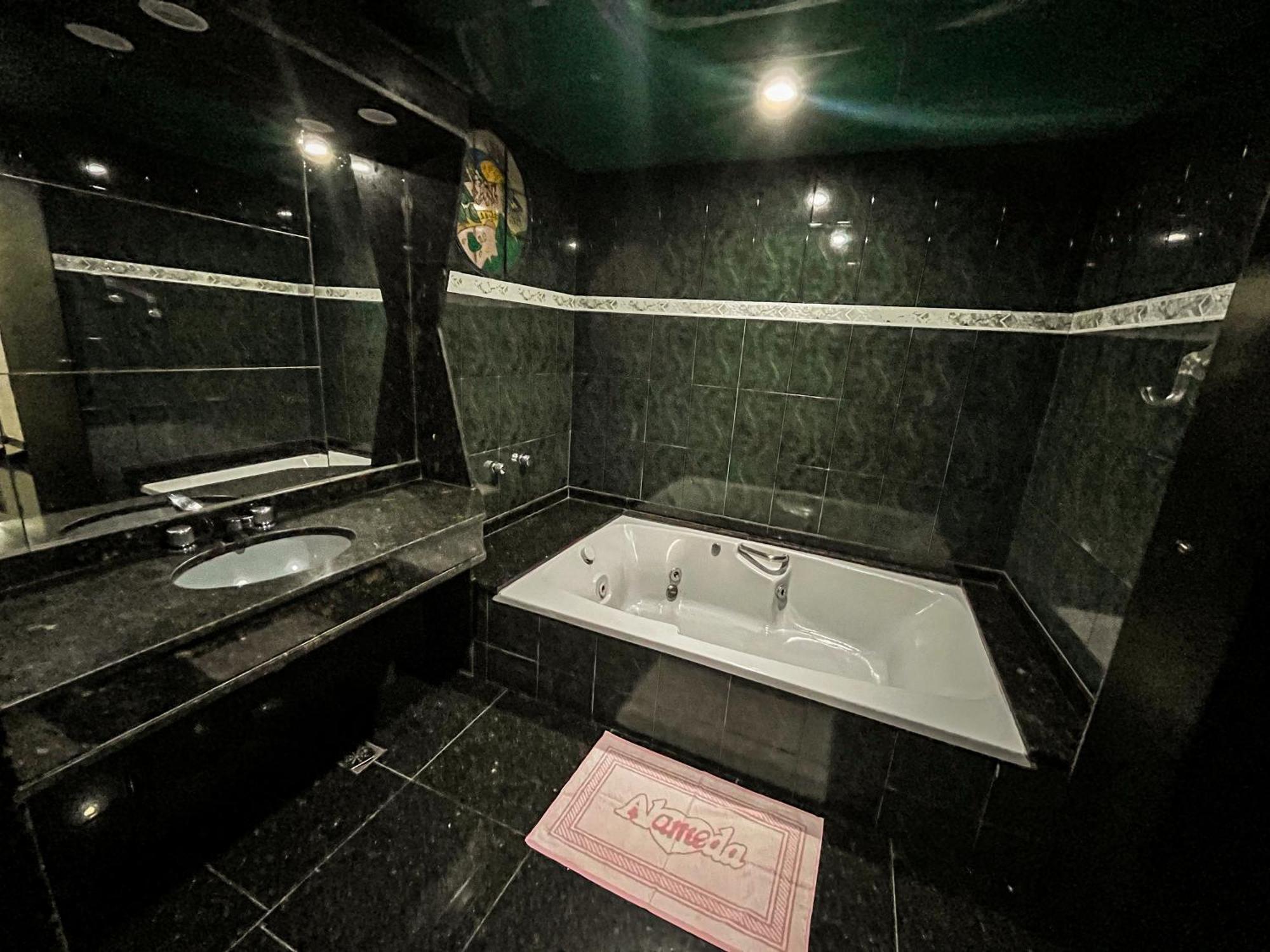 Alameda - Adults Only Love hôtel